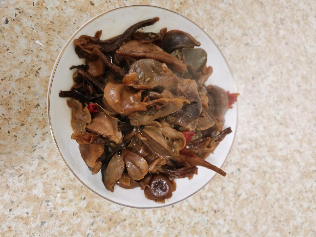 来个卤鸡胗