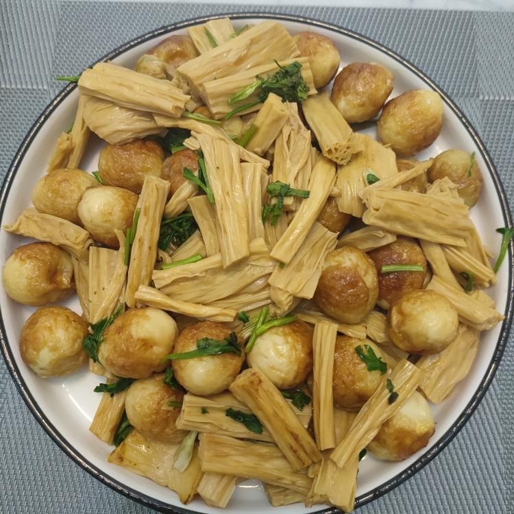 虎皮蛋烧腐竹