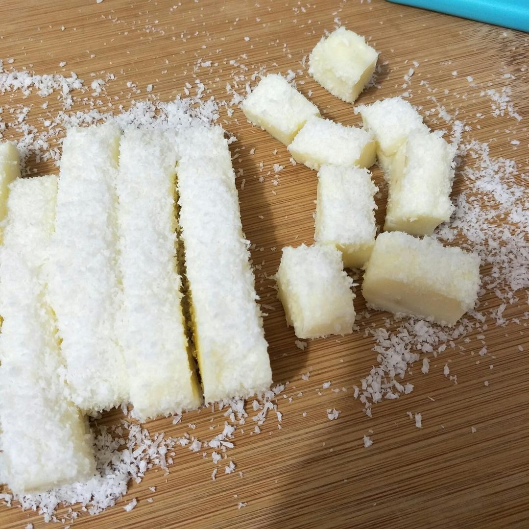 椰丝牛奶小方糕
