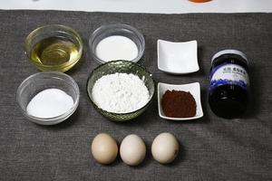 双色蛋糕卷（烤箱做蛋糕卷）的做法 步骤1