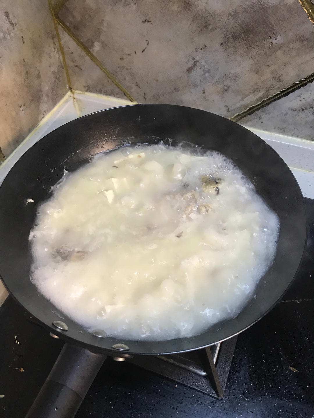 鲫鱼豆腐汤