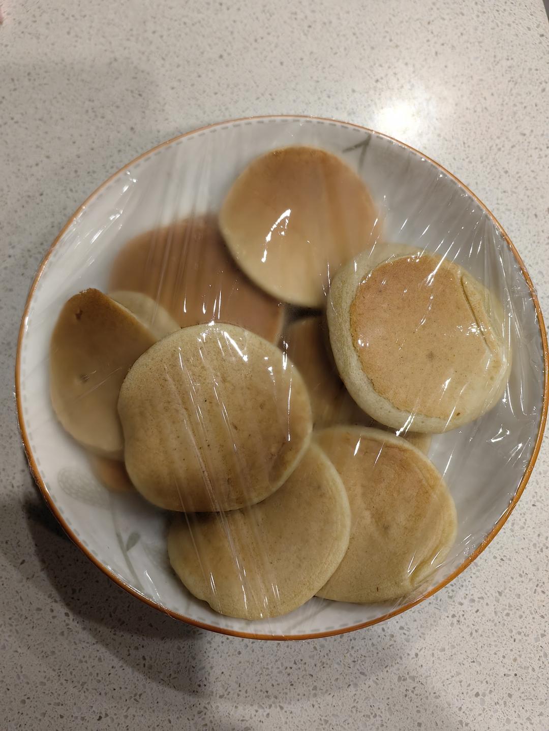 【减脂早餐】无油香蕉松饼（超简单）