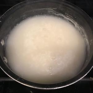 菠菜皮蛋瘦肉粥(巧用剩米饭)&皮蛋瘦肉燕麦粥(健康版)的做法 步骤2