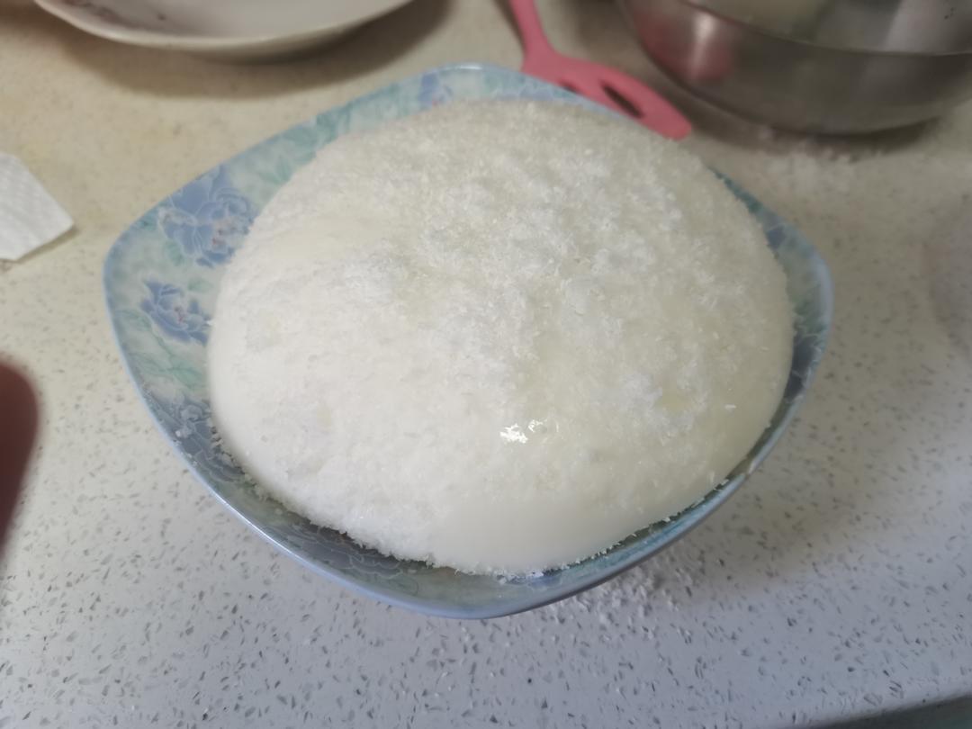 无需烤箱！奶香味浓郁！香甜嫩滑的椰蓉奶糕