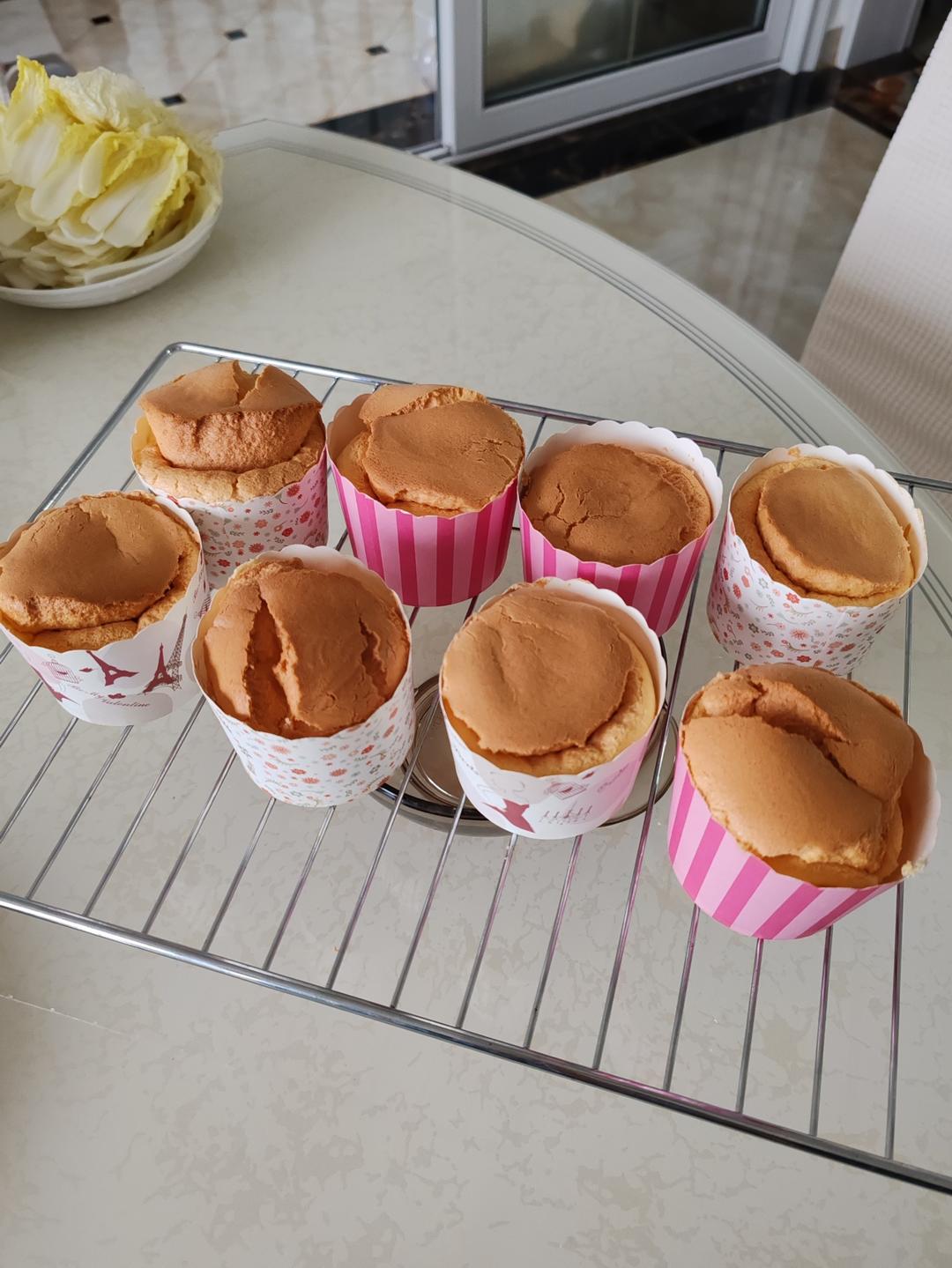 纸杯蛋糕 8寸戚风蛋糕的量