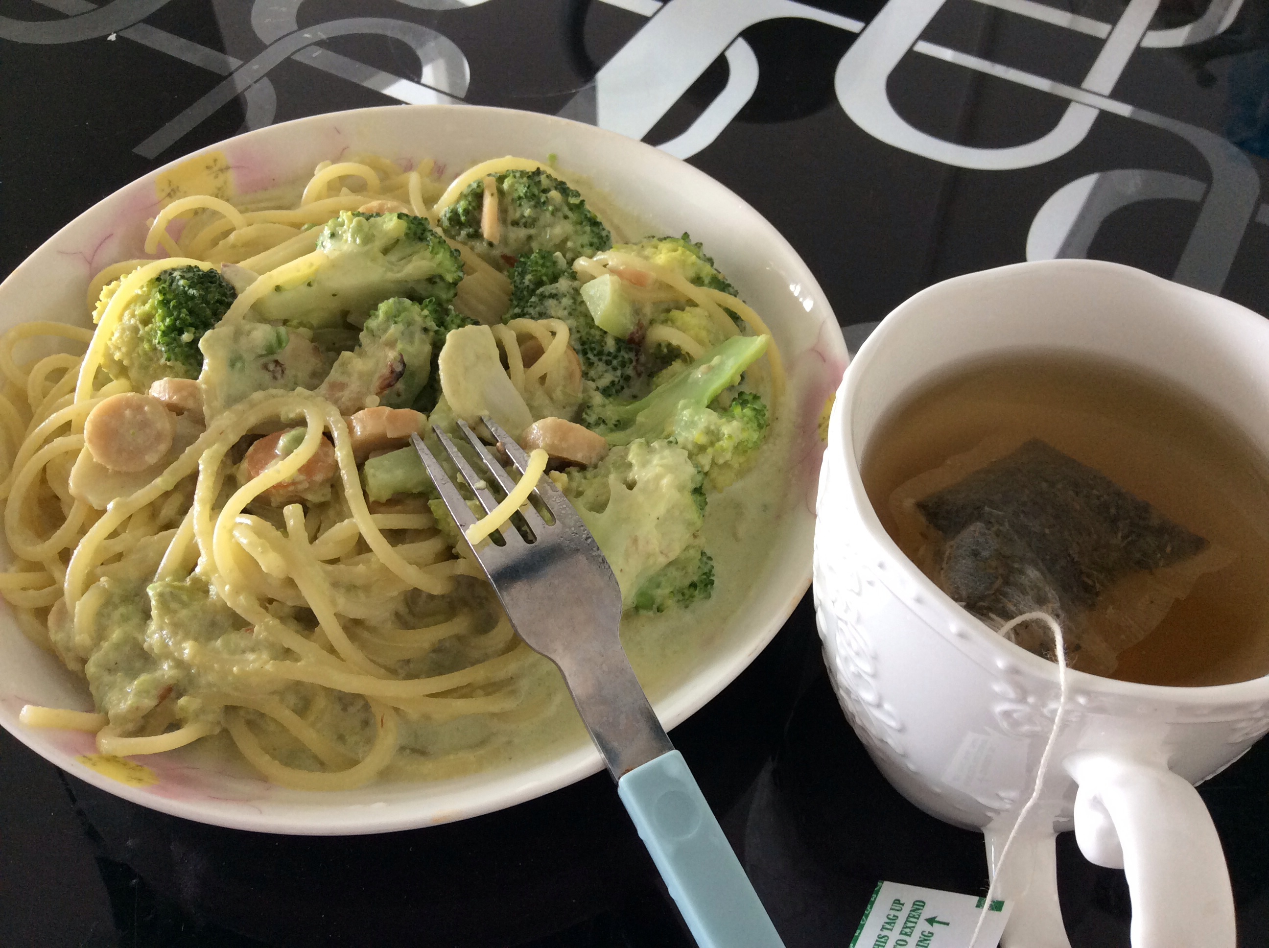 小清新牛油果火腿意面