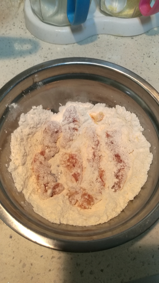 椒盐排条的做法 步骤4