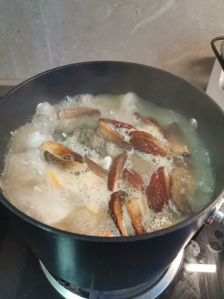 老广快手汤---木瓜侧鱼豆腐汤的做法