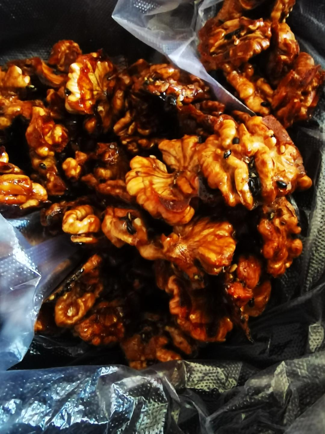简单易学㊙️
琥珀核桃仁丨不用熬糖免油炸