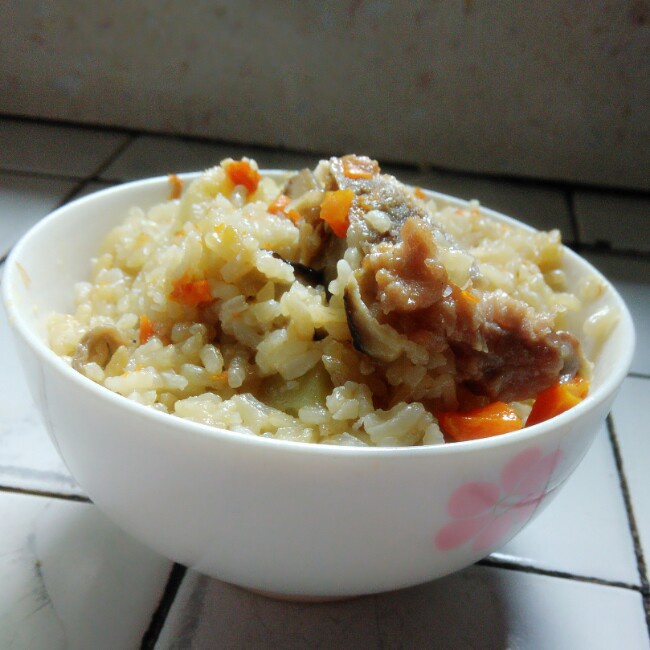 喷香排骨焖饭（爆好吃）