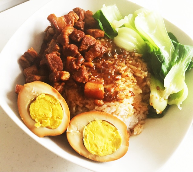 洋葱酥卤肉饭