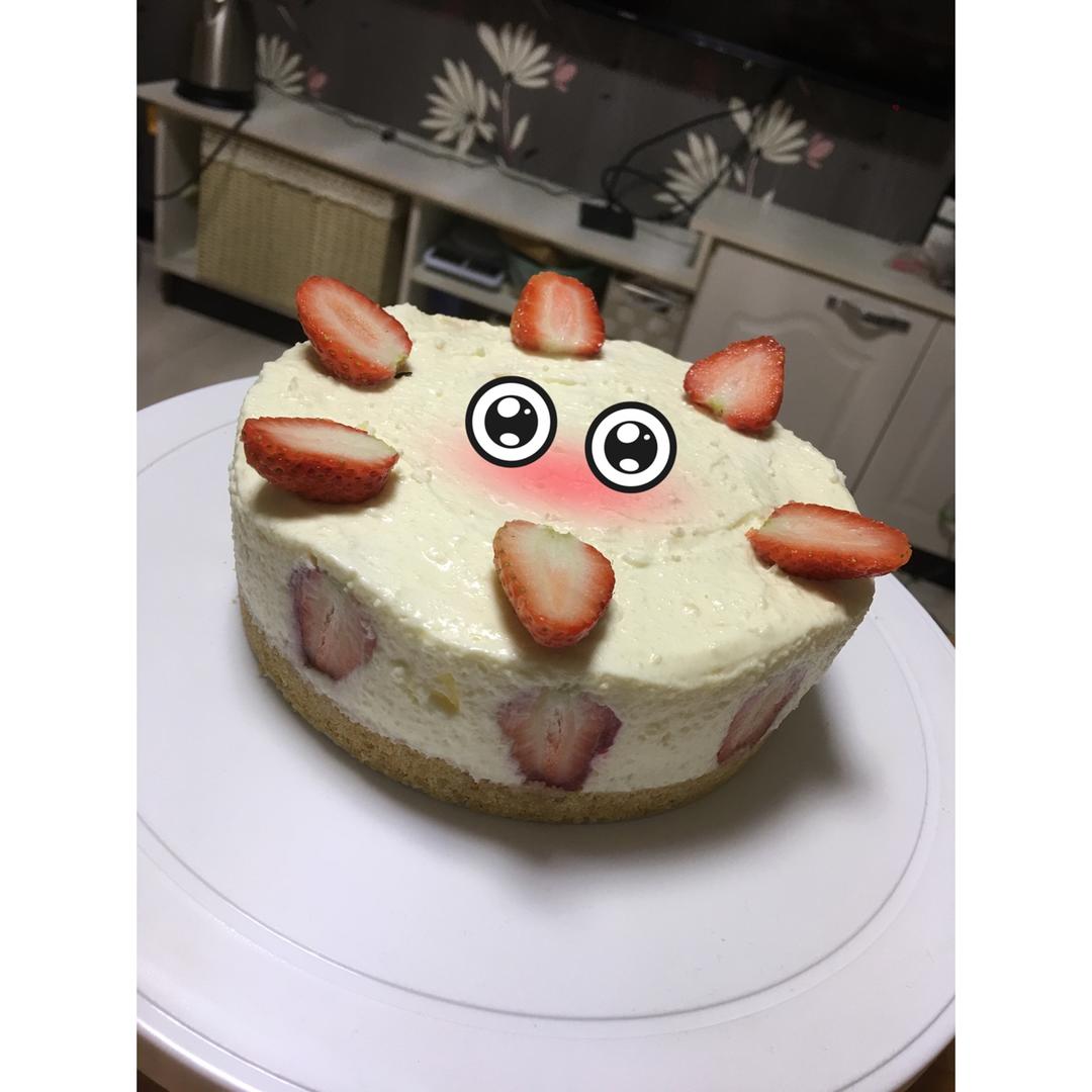 草莓慕斯蛋糕