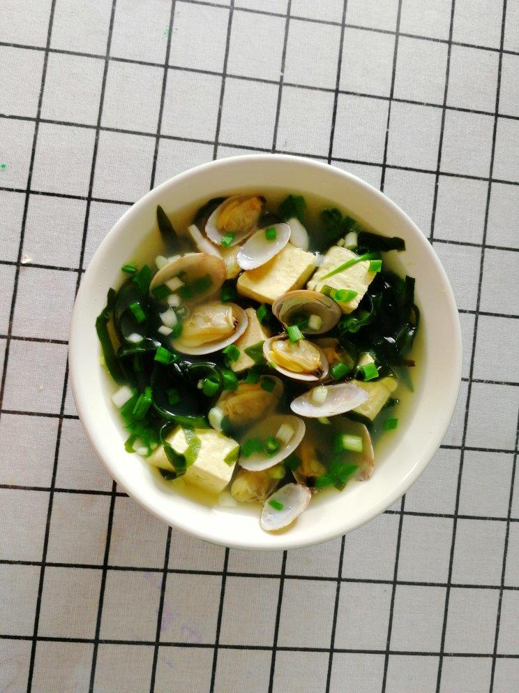蛤蜊海带豆腐汤