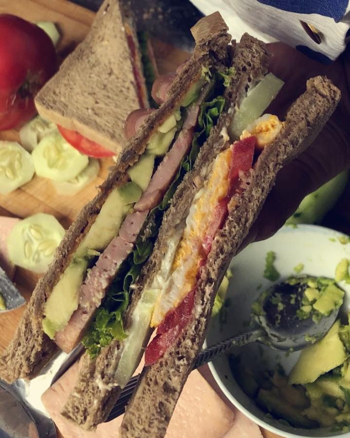 如何做超厚的沼三明治~详细tip！牛油果鸡蛋午餐肉三明治~