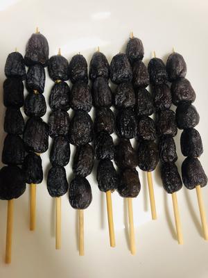 黑枣山药糖葫芦的做法 步骤2