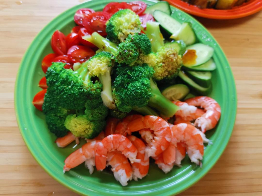 健康低卡—鸡胸肉藜麦蔬菜沙拉🥗