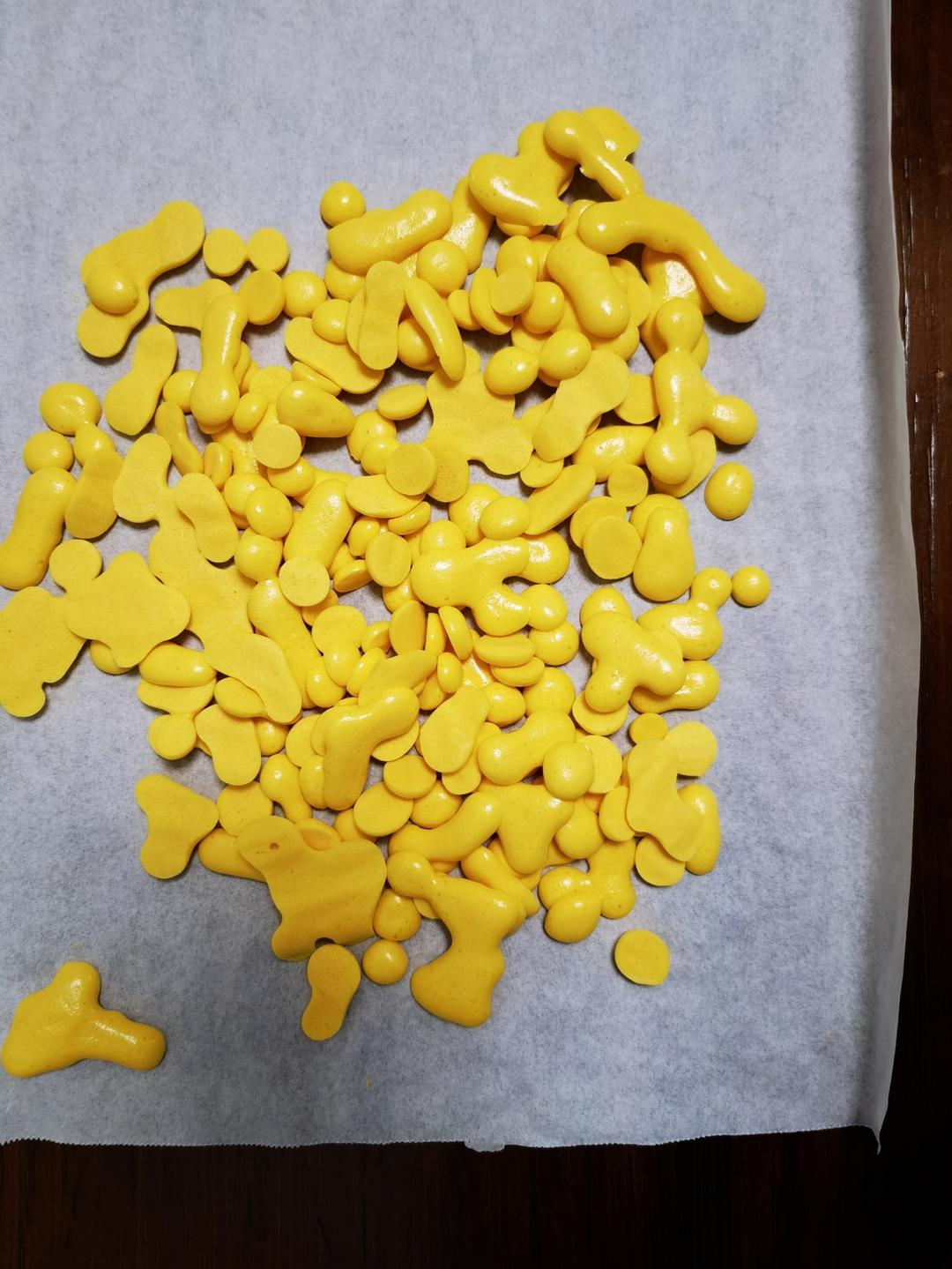 入口即化的无添加蛋黄溶豆