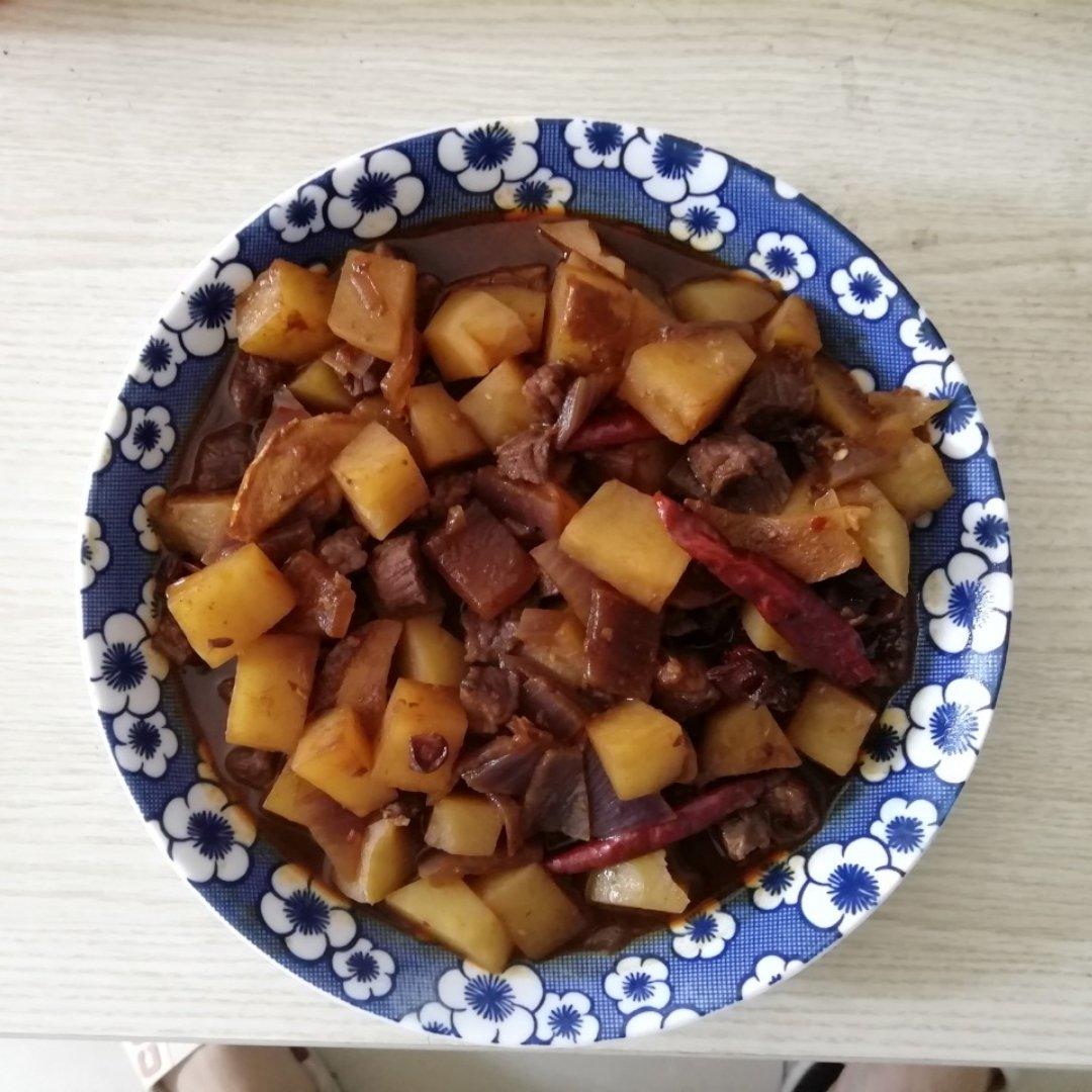 红烧牛肉土豆 （独家秘制）