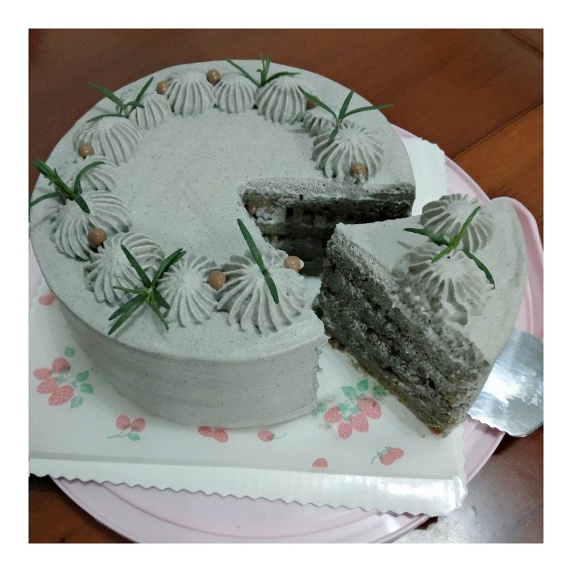 《Tinrry+》芝麻蛋糕