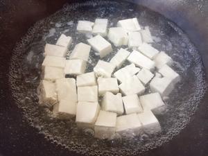 河蚌咸肉竹笋豆腐煲的做法 步骤4