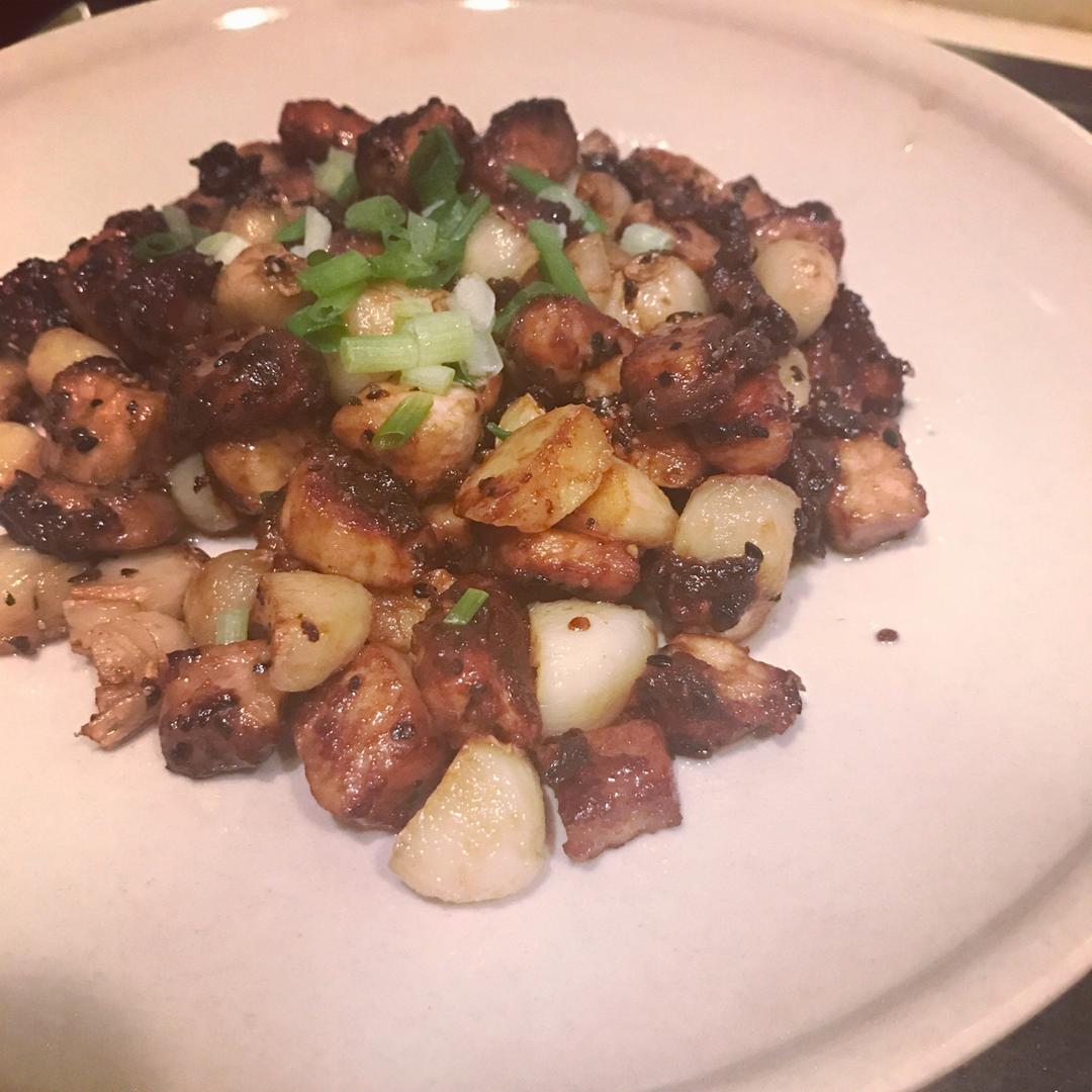 黑胡椒蒜子牛肉粒
