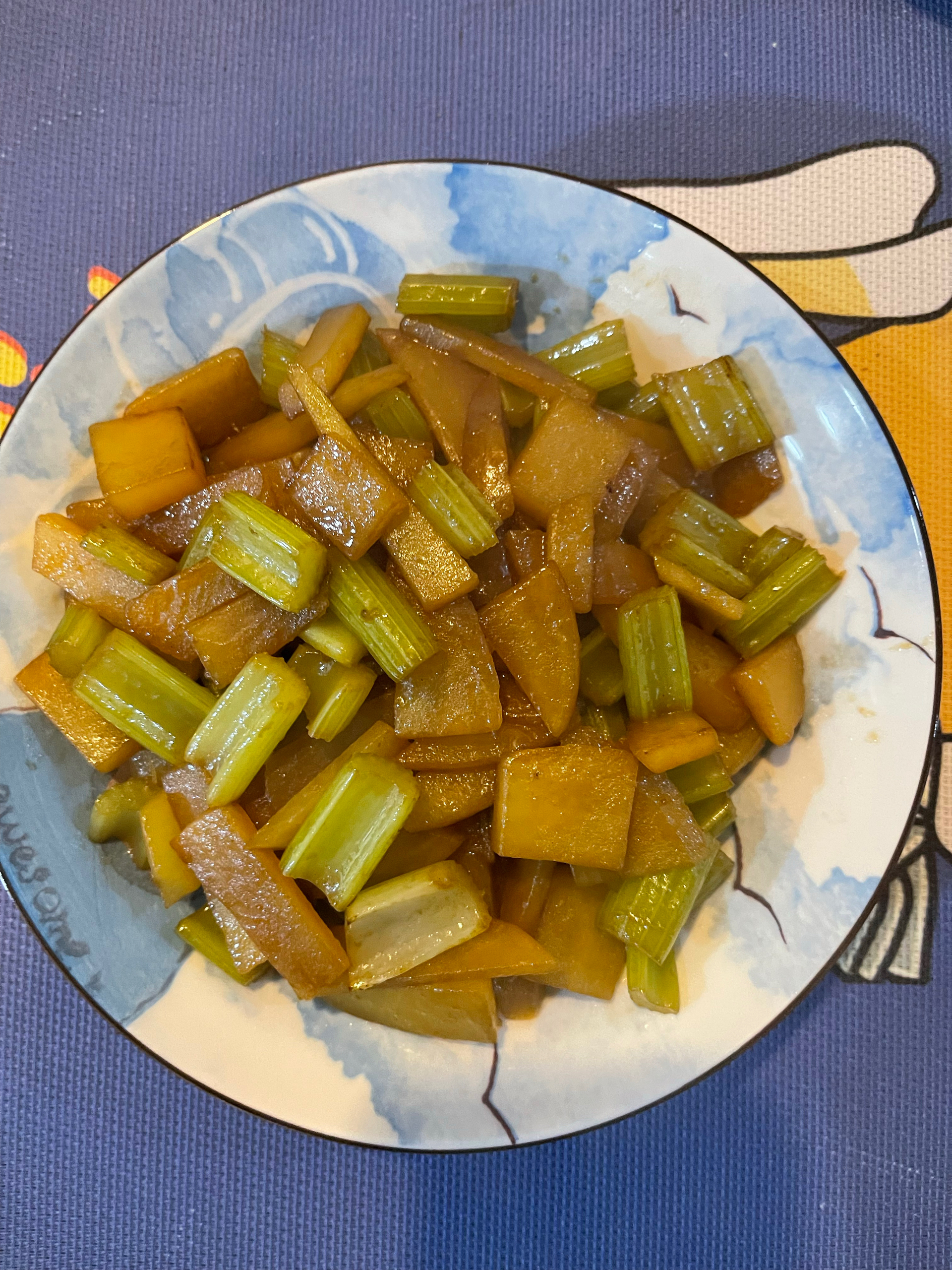 土豆炒芹菜