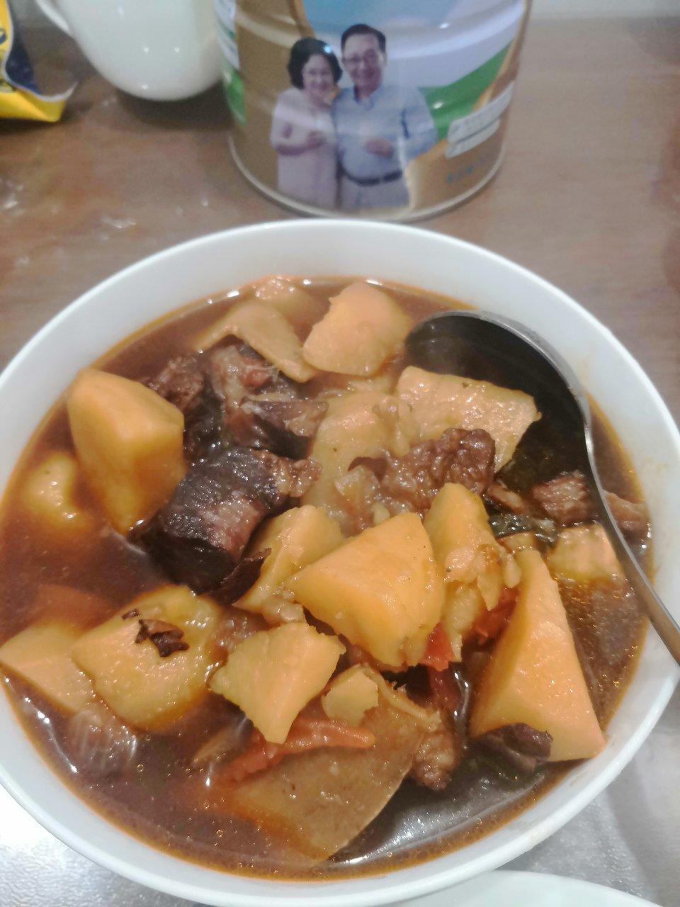 番茄土豆炖牛腩