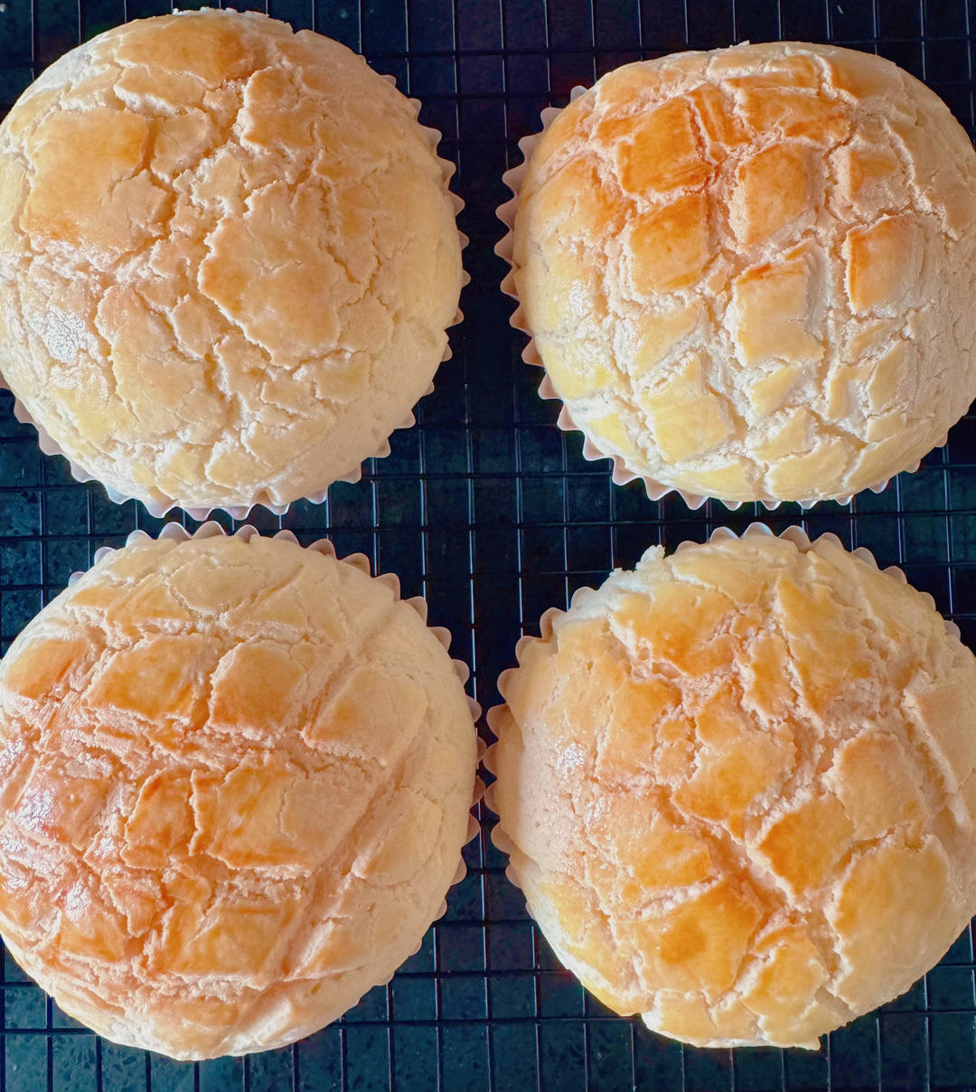 酥到掉渣的奶酥菠萝包