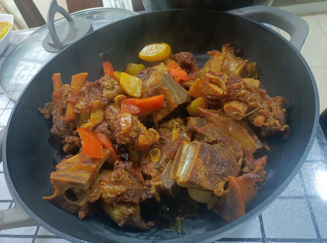 酱香牛排骨（肉烂骨香汤浓味美）