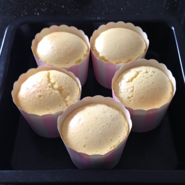 消耗淡奶油之作——淡奶油小蛋糕