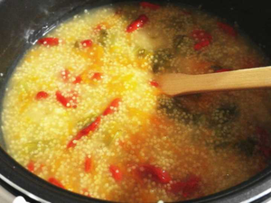 暖身体，去虚火，秋冬一碗粥~芥菜小米南瓜粥·圆满素食的做法 步骤4