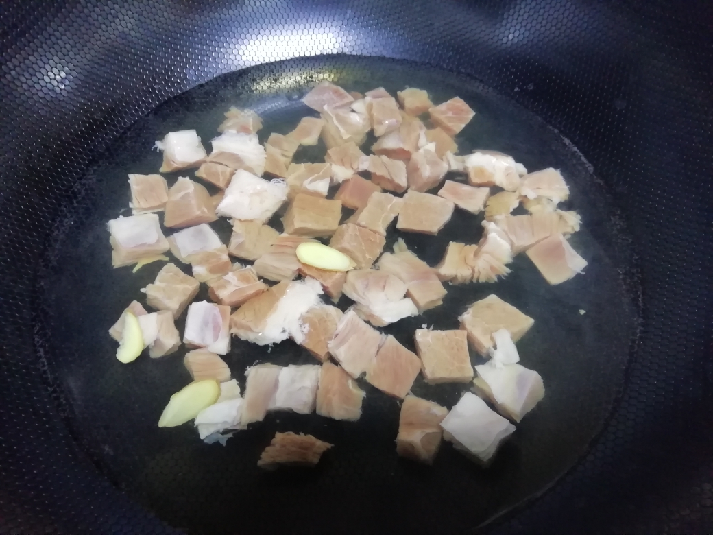 土豆烧牛肉的做法 步骤3