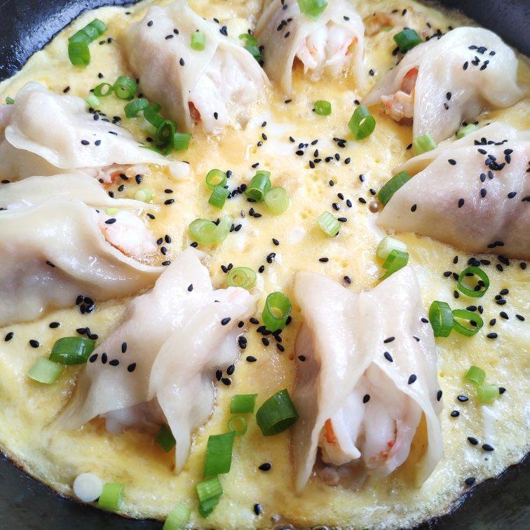 整只大虾抱蛋煎饺