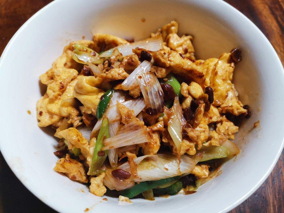大酱炒鸡蛋（超级下饭菜）