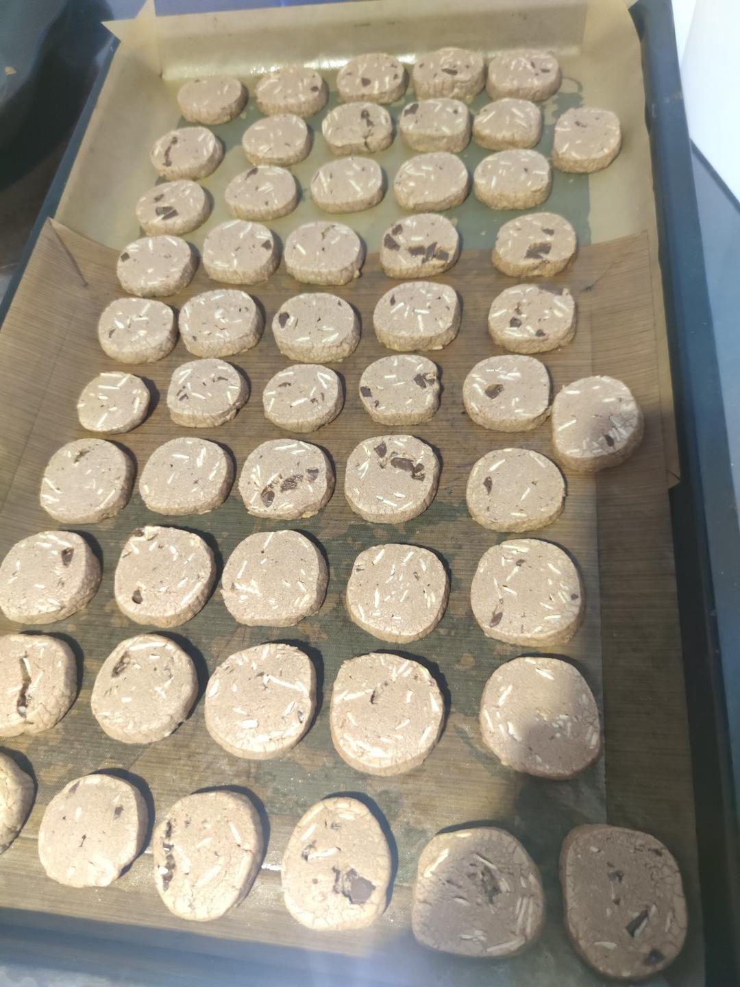 开店朋友给的配方，杏仁片巧克力豆曲奇➕蔓越莓曲奇