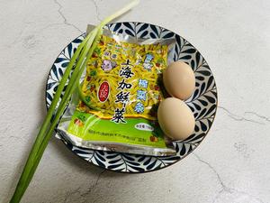 开胃小菜🔥榨菜炒鸡蛋的做法 步骤1
