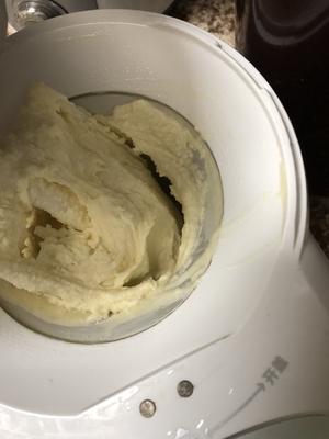 浓郁榴莲冰淇淋的做法 步骤3