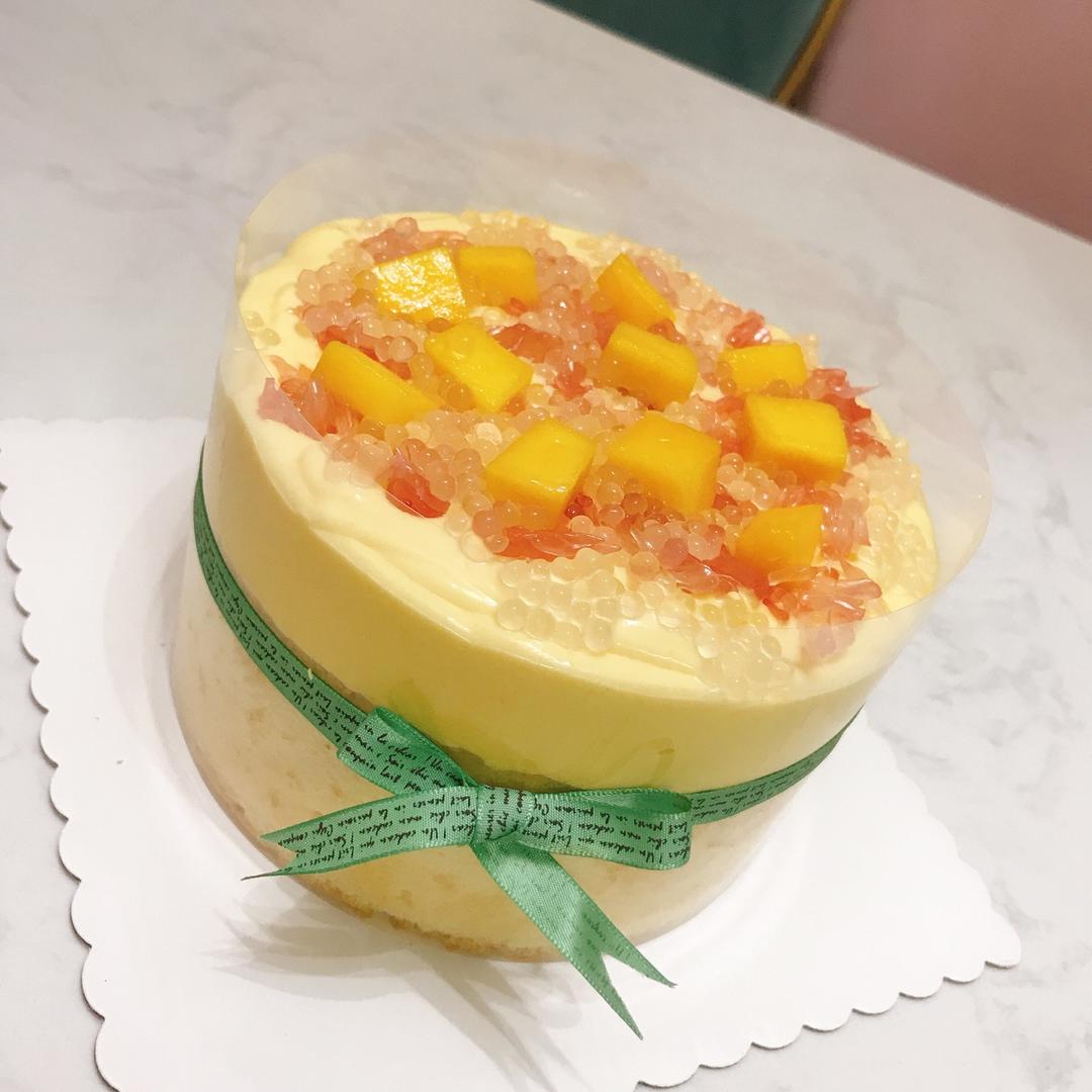 杨枝甘露爆浆蛋糕
