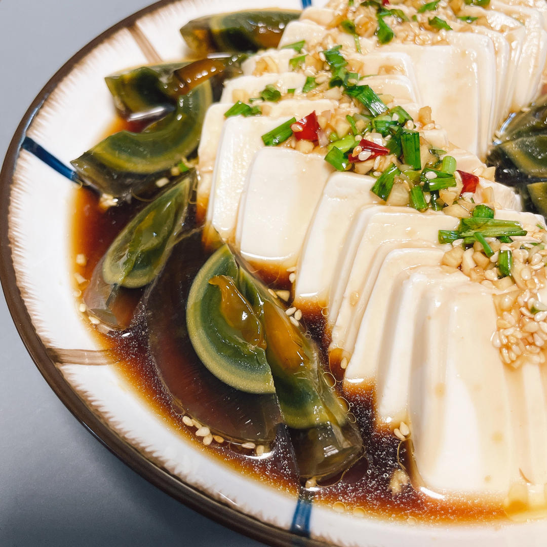 皮蛋拌豆腐