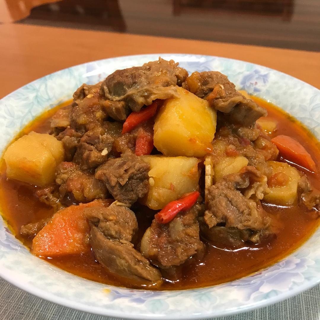 西红柿牛腩土豆