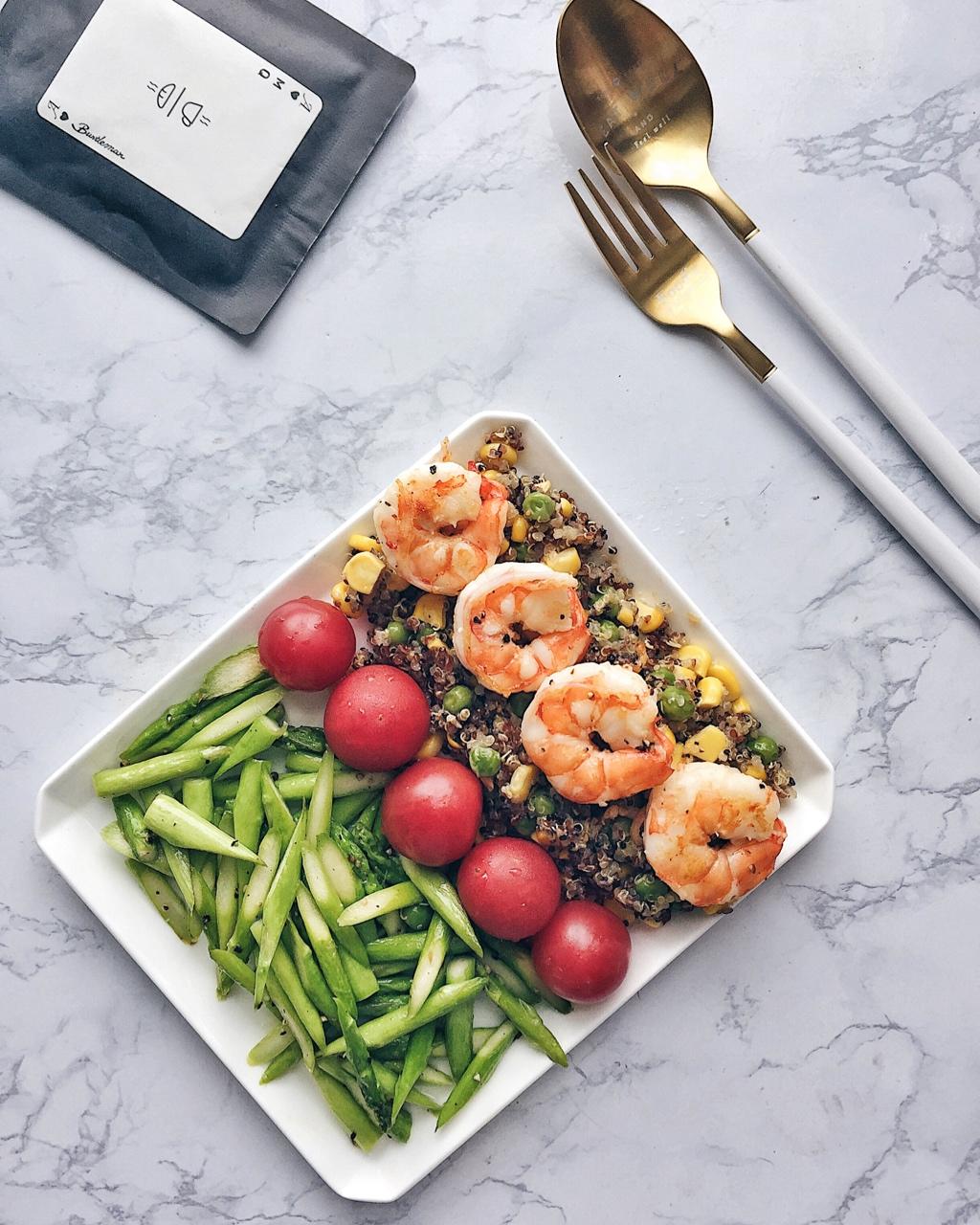 吃出人鱼线的藜麦鲜虾炒饭