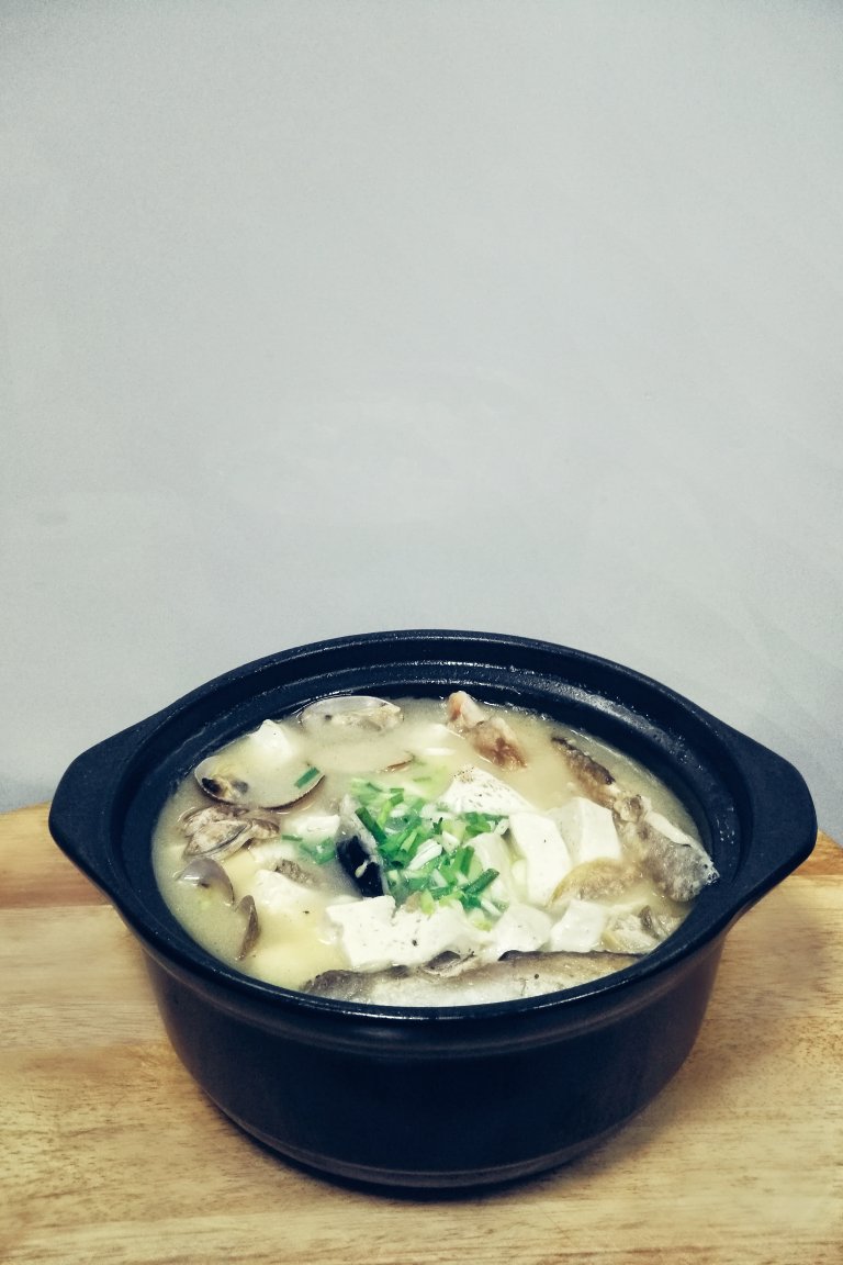 三文鱼头豆腐汤，高蛋白质减肥食谱