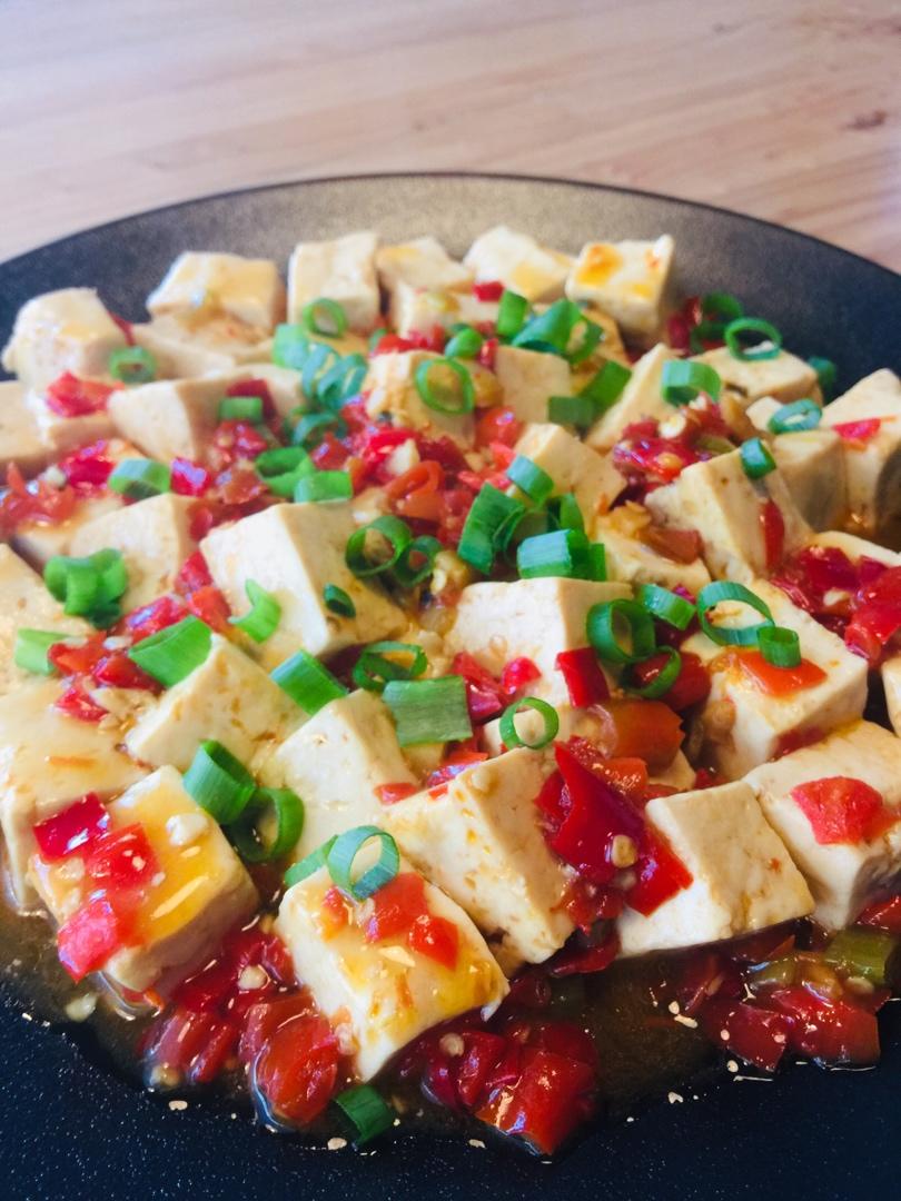 好吃到不能停的剁椒豆腐。