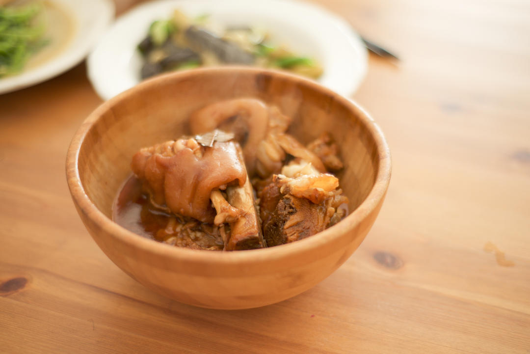 美味的家常菜：红烧猪蹄