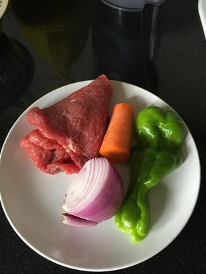 黑胡椒牛肉（烤箱版）的做法 步骤1