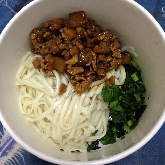 土豆炸酱面