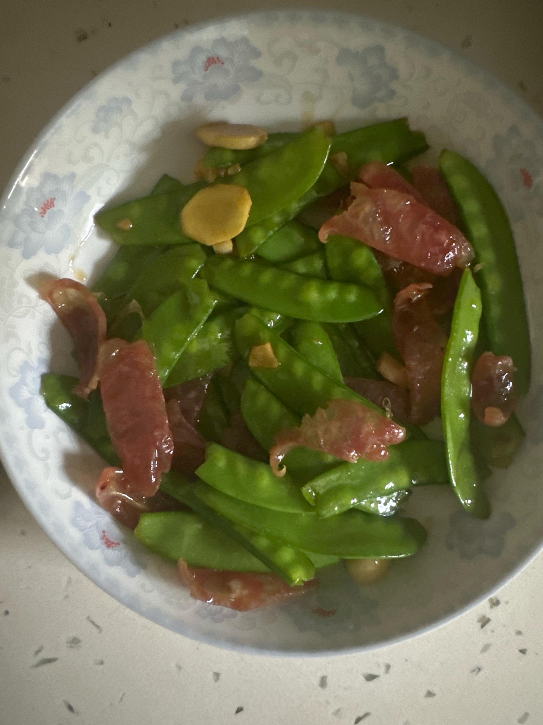 无比简单的荷兰豆炒腊肠，营养又好吃～！