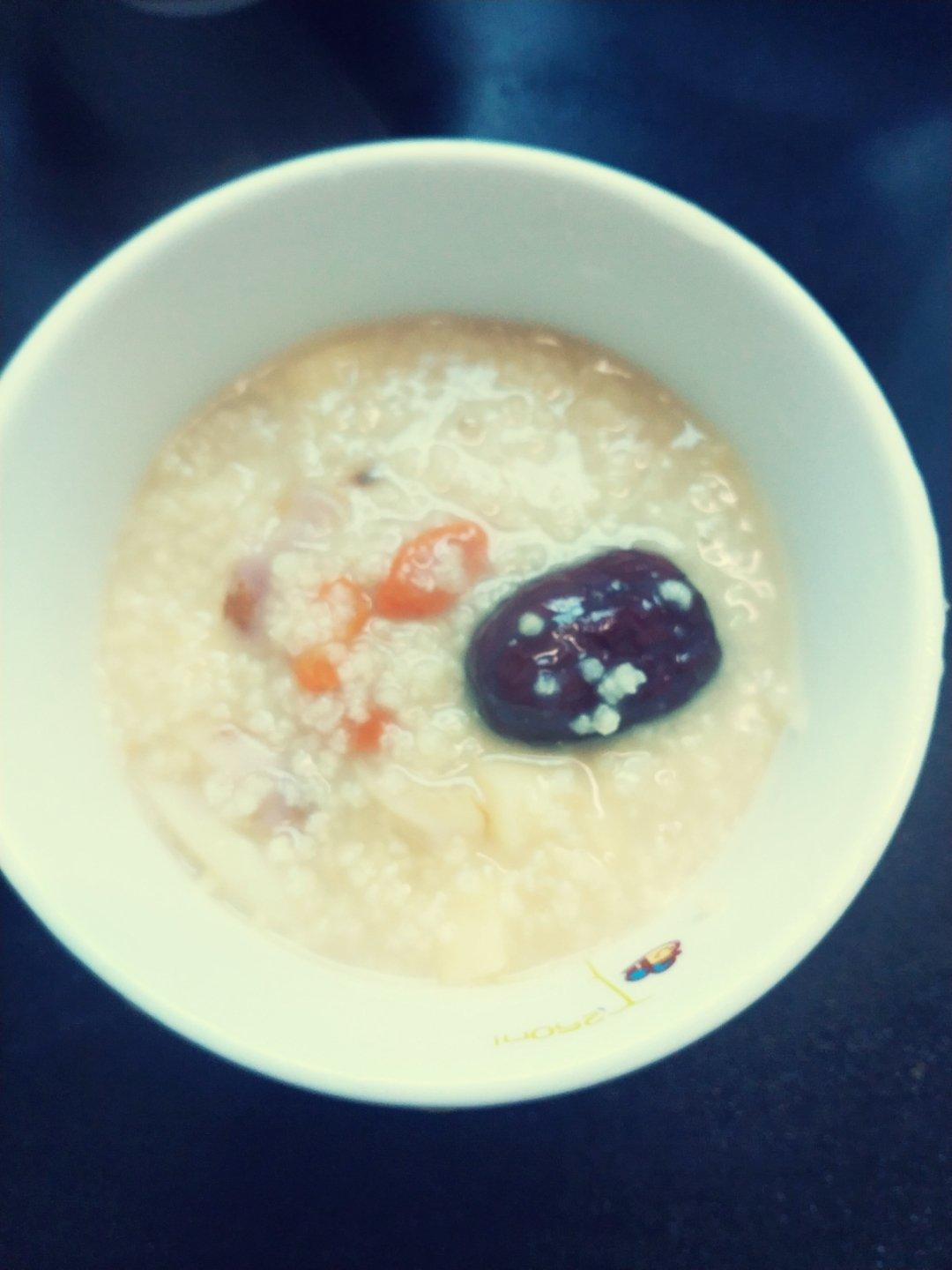 百合枸杞红枣小米粥（附宝宝粥熬法）