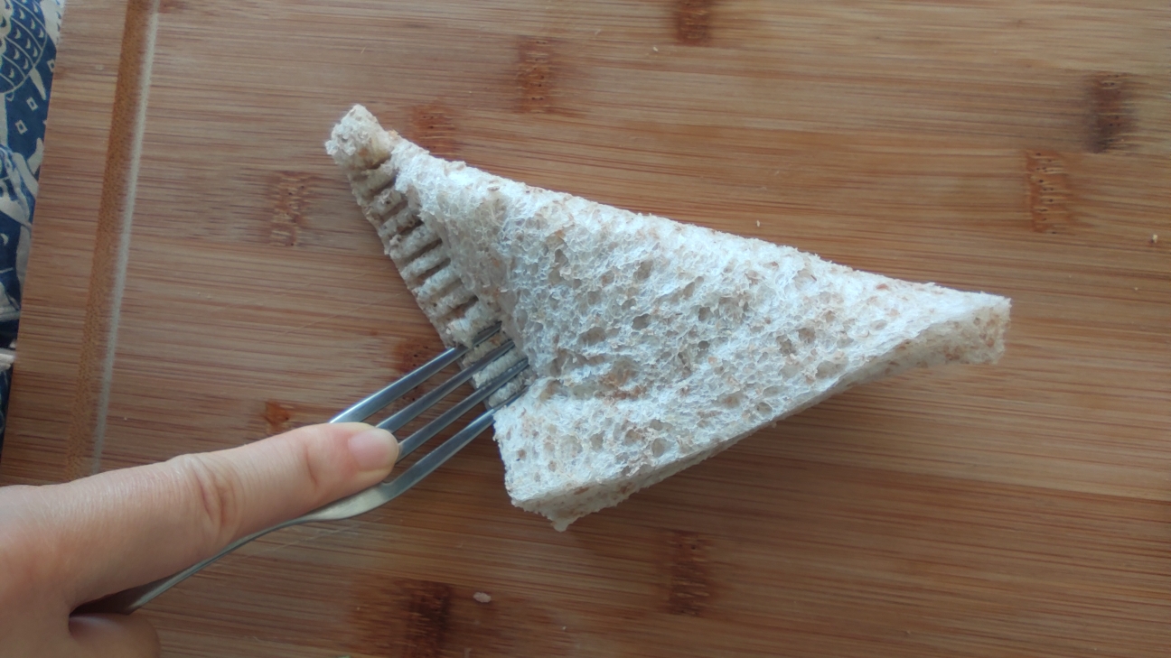 自由发挥的快手早餐：红豆三角包的做法 步骤3