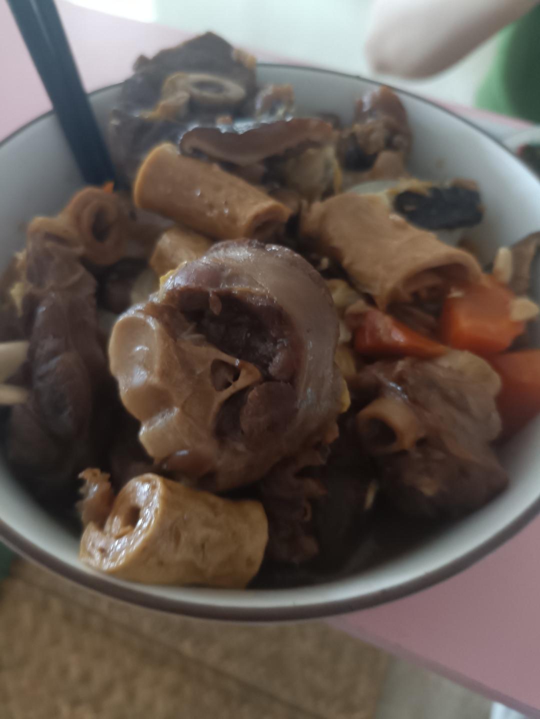 胡萝卜炖羊腿